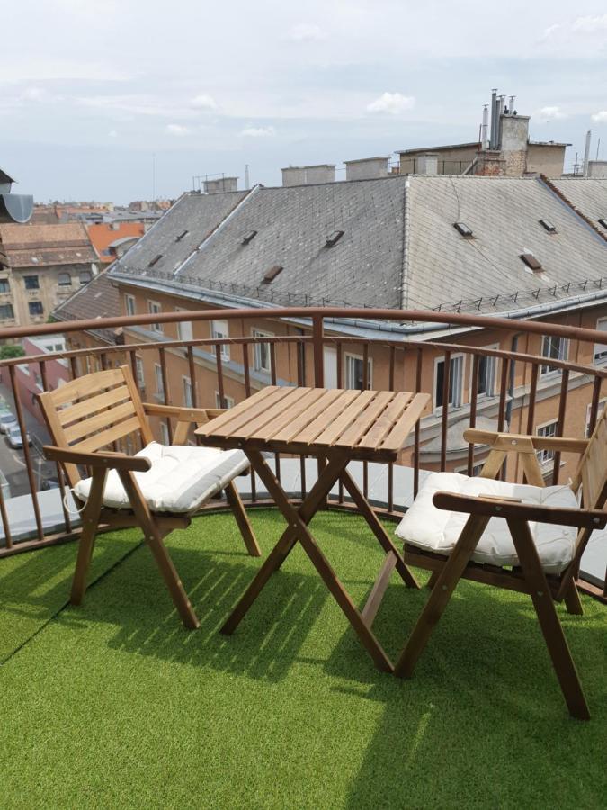 Modern Top Floor Loft With Balcony บูดาเปสต์ ภายนอก รูปภาพ