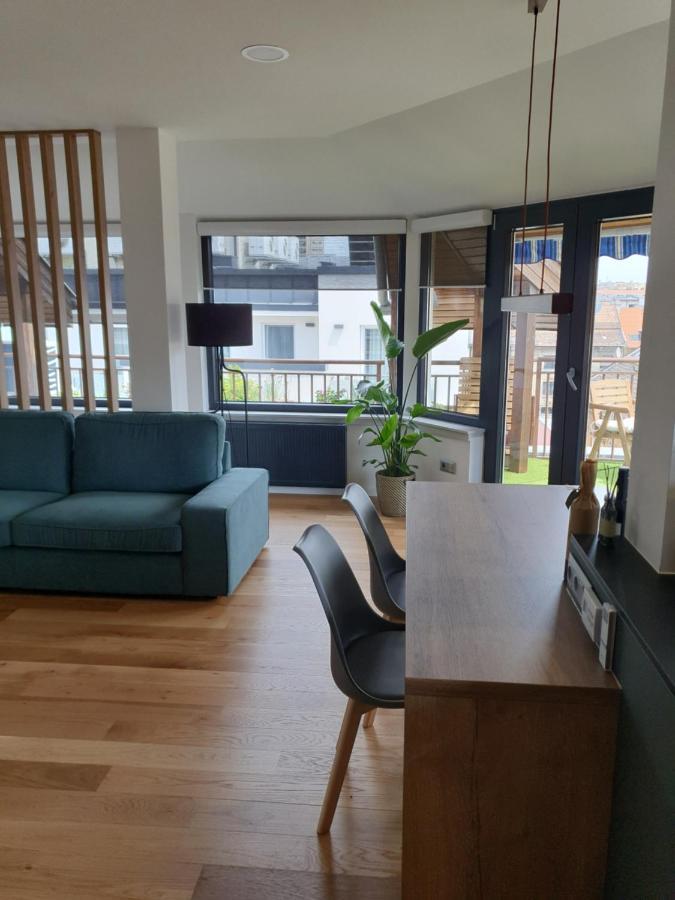 Modern Top Floor Loft With Balcony บูดาเปสต์ ภายนอก รูปภาพ