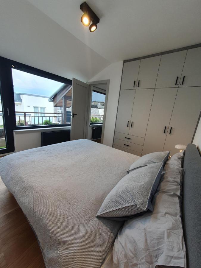 Modern Top Floor Loft With Balcony บูดาเปสต์ ภายนอก รูปภาพ