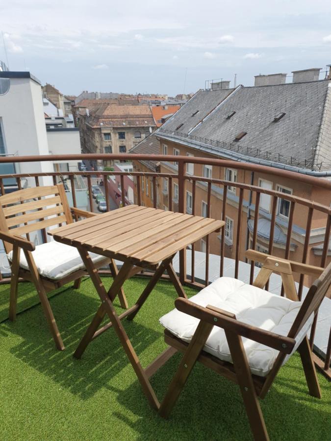 Modern Top Floor Loft With Balcony บูดาเปสต์ ภายนอก รูปภาพ