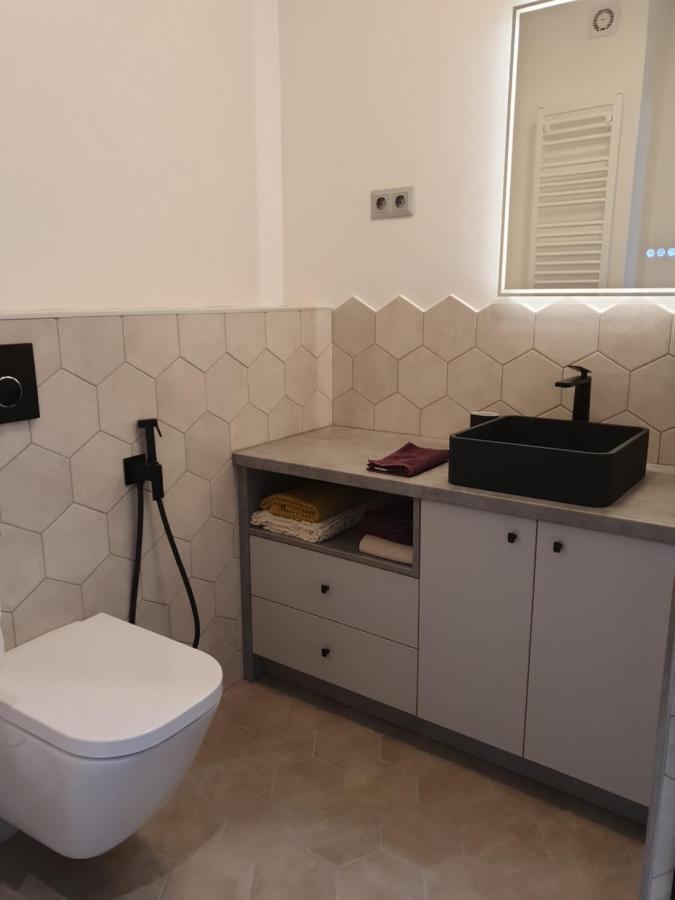 Modern Top Floor Loft With Balcony บูดาเปสต์ ภายนอก รูปภาพ